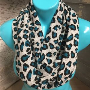 🌟🌟🌟NWOT! Leopard scarf